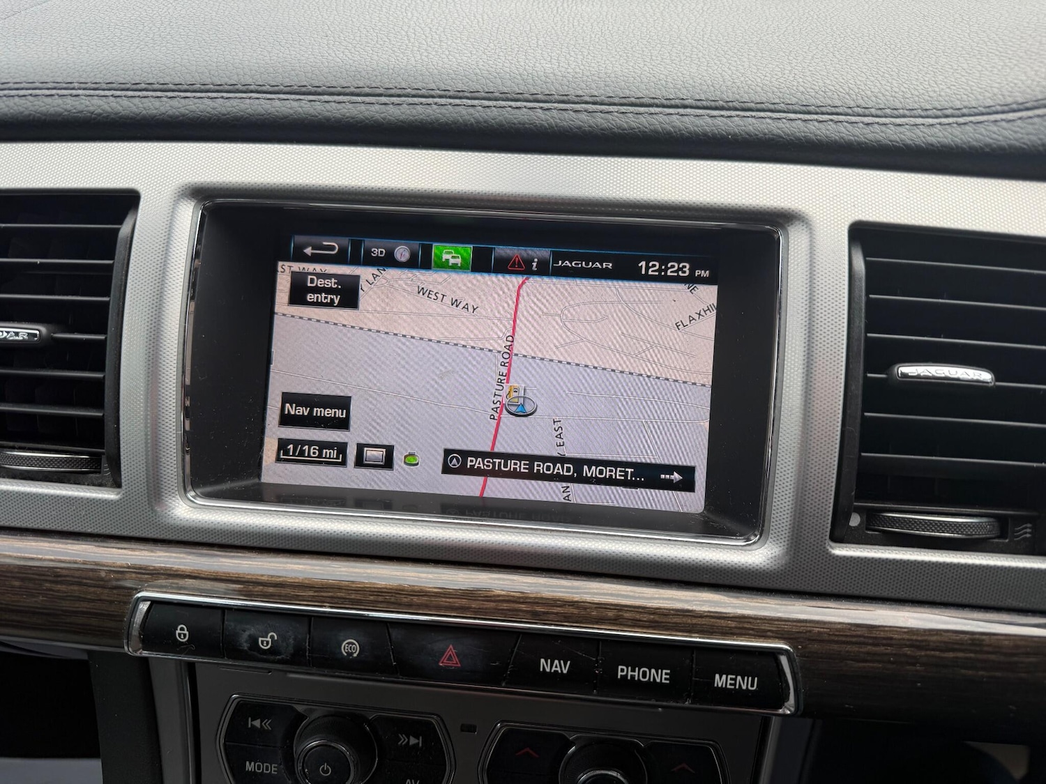 Used Jaguar XF 2015 for sale - 76886964: Photo 8