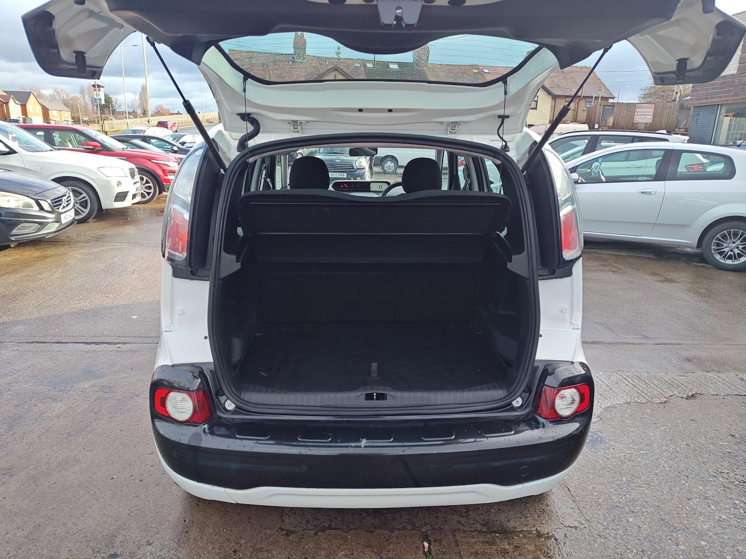 Used Citroen C3 Picasso 2011 for sale - 77549997: Photo 8