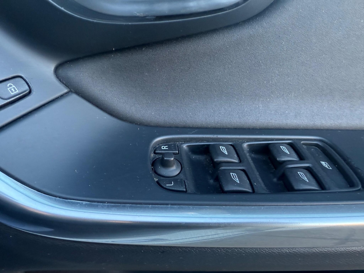 Used Volvo V60 2012 for sale - 76657530: Photo 13