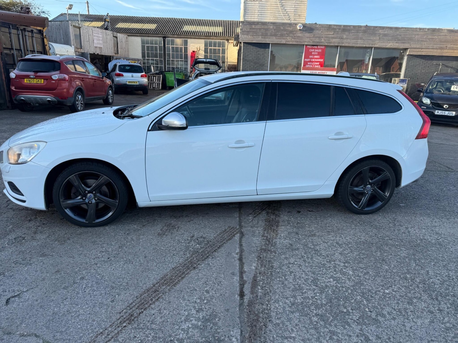 Used Volvo V60 2012 for sale - 76657530: Photo 17