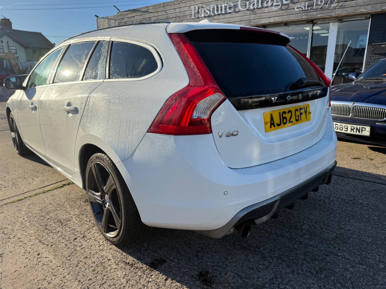 Used Volvo V60 2012 for sale - 76657530: Photo 2