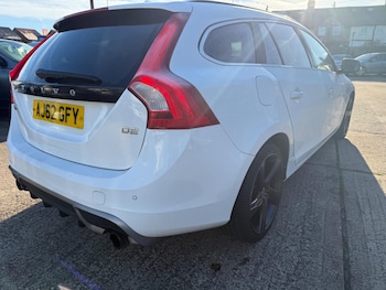 Used Volvo V60 2012 for sale - 76657530: Photo