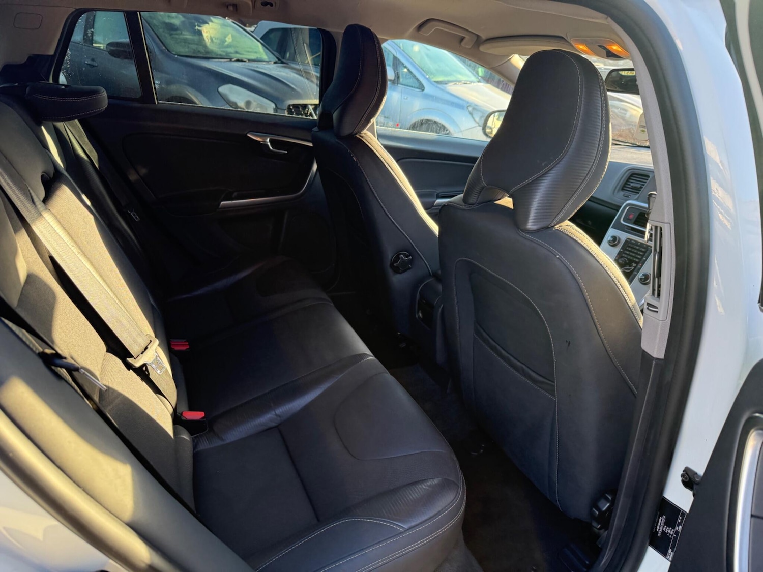 Used Volvo V60 2012 for sale - 76657530: Photo 6