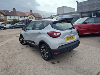 Used Renault Captur 2018 for sale - 79740941: Photo