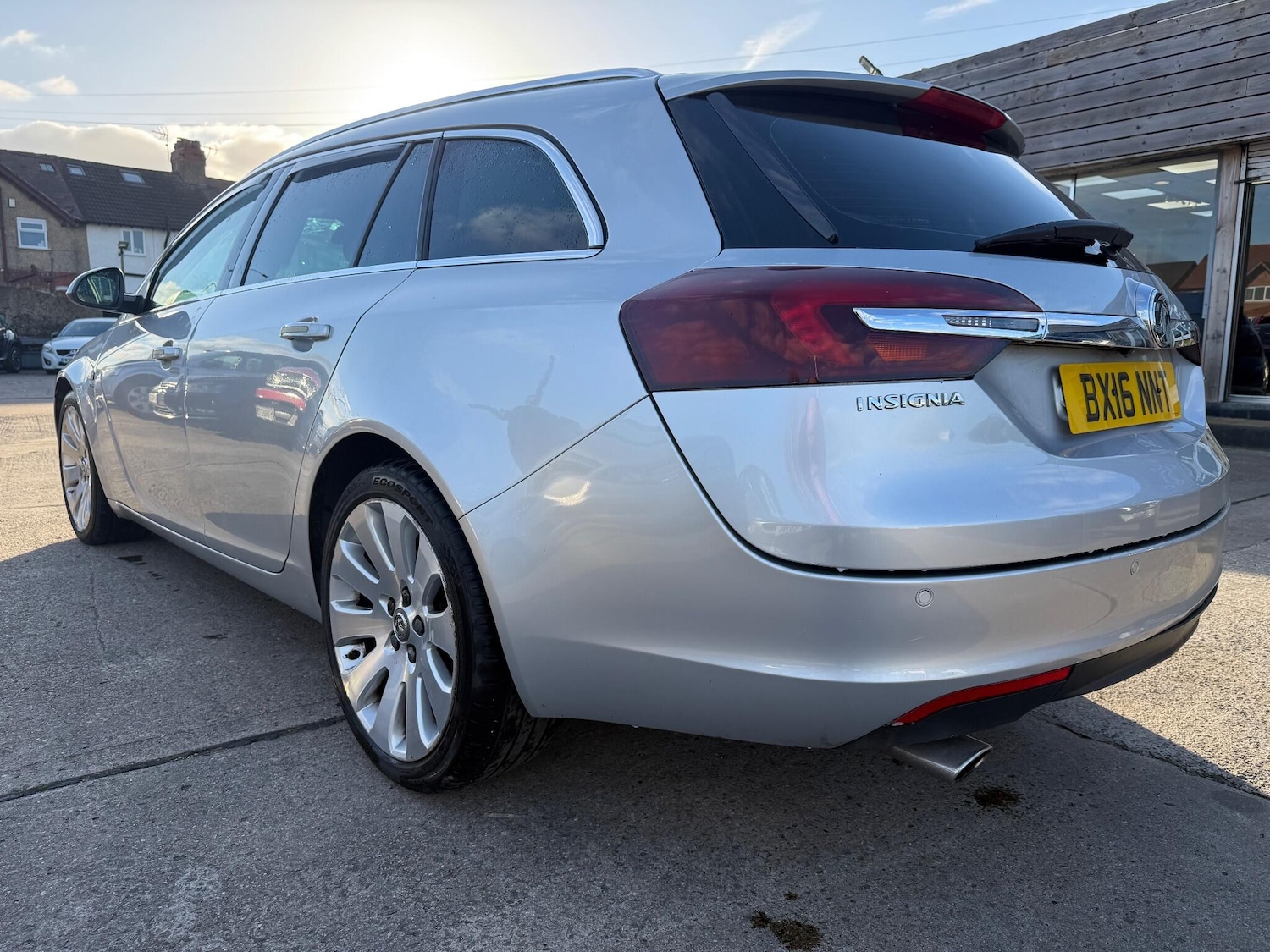 Used Vauxhall Insignia 2016 for sale - 77049931: Photo 2