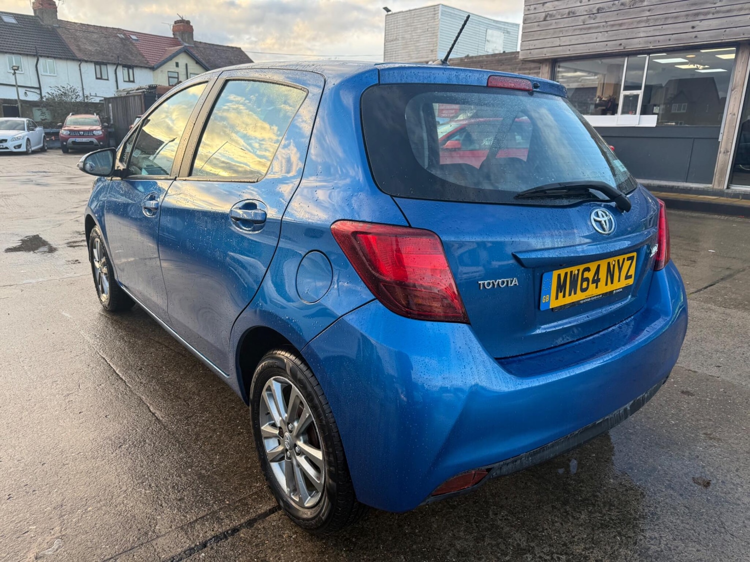 Used Toyota Yaris for sale - 77267692: Photo 2