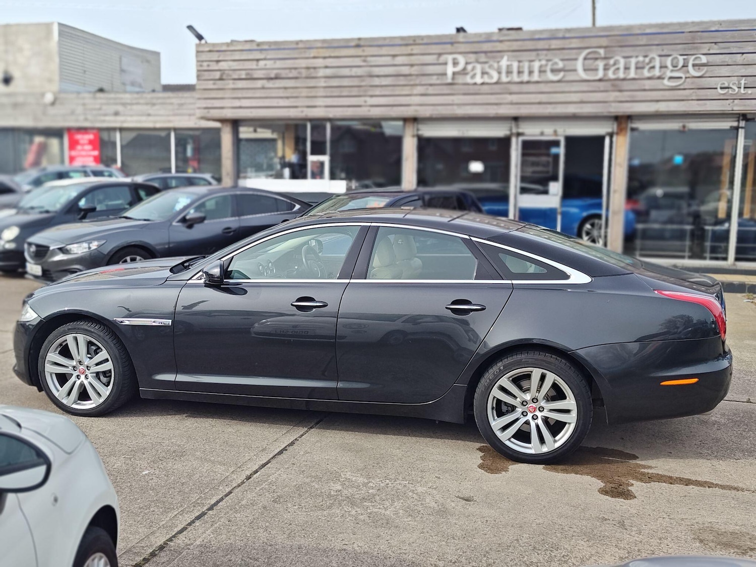 Used Jaguar XJ 2012 for sale - 78204912: Photo 17