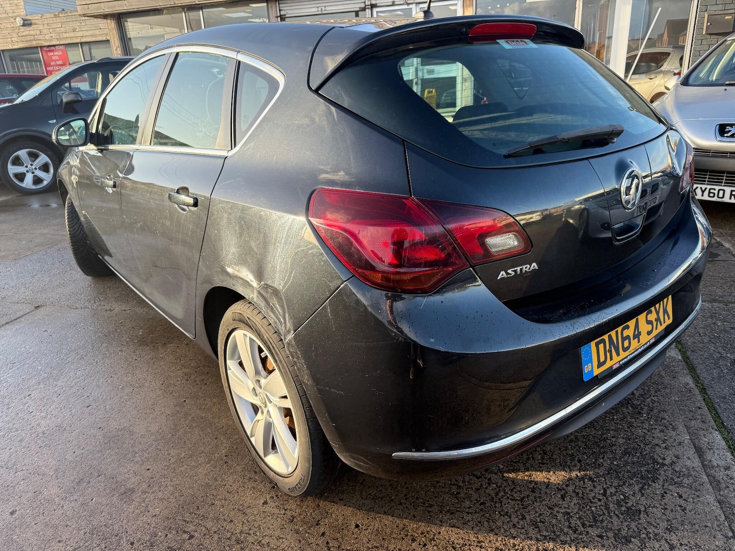 Used Vauxhall Astra 2014 for sale - 77130701: Photo 2