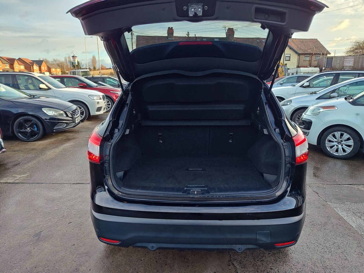 Used Nissan Qashqai 2014 for sale - 77550396: Photo 12