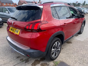 Used Peugeot 2008 2018 for sale - 76987731: Photo