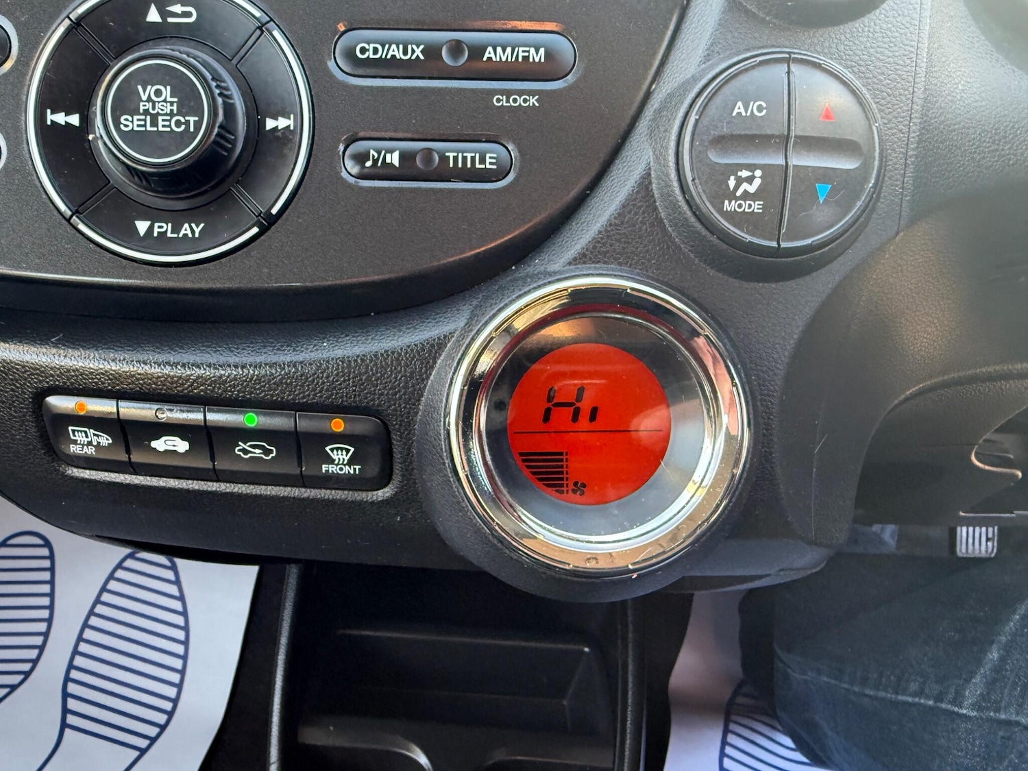 Used Honda Jazz 2012 for sale - 76657902: Photo 9