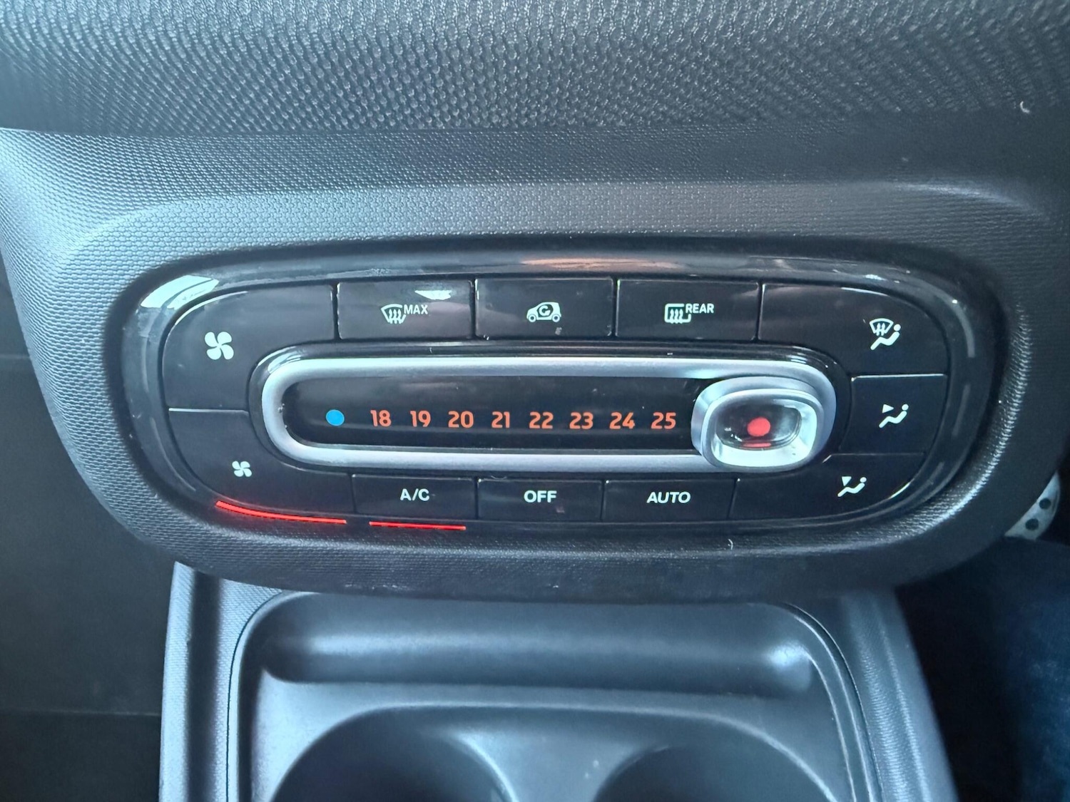 Used smart fortwo 2018 for sale - 76657961: Photo 11