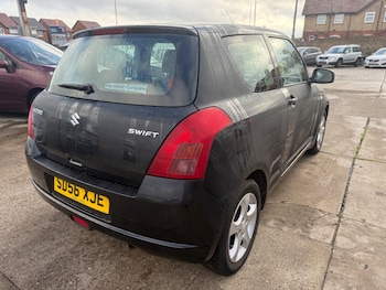Used Suzuki Swift 2006 for sale - 76512725: Photo