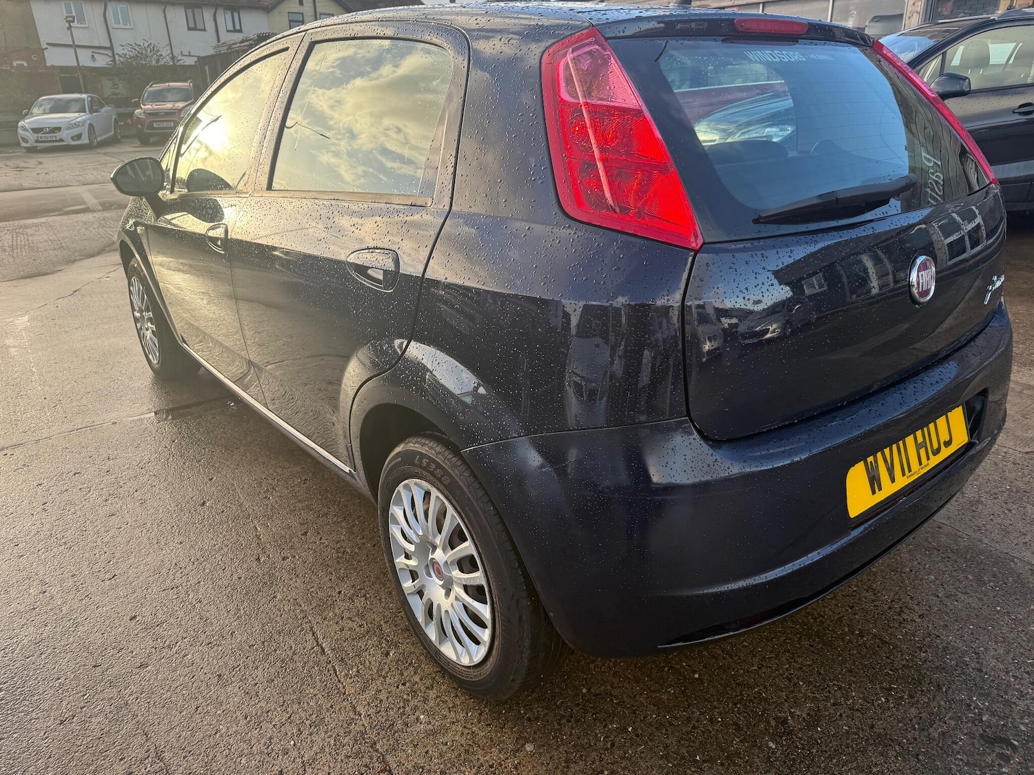 Used Fiat Grande Punto 2011 for sale - 77130787: Photo 2