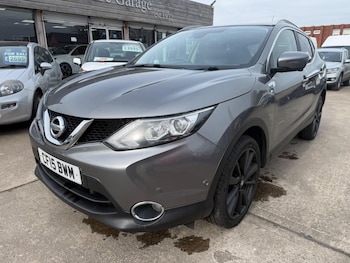 Used Nissan Qashqai 2015 for sale - 77597924: Photo