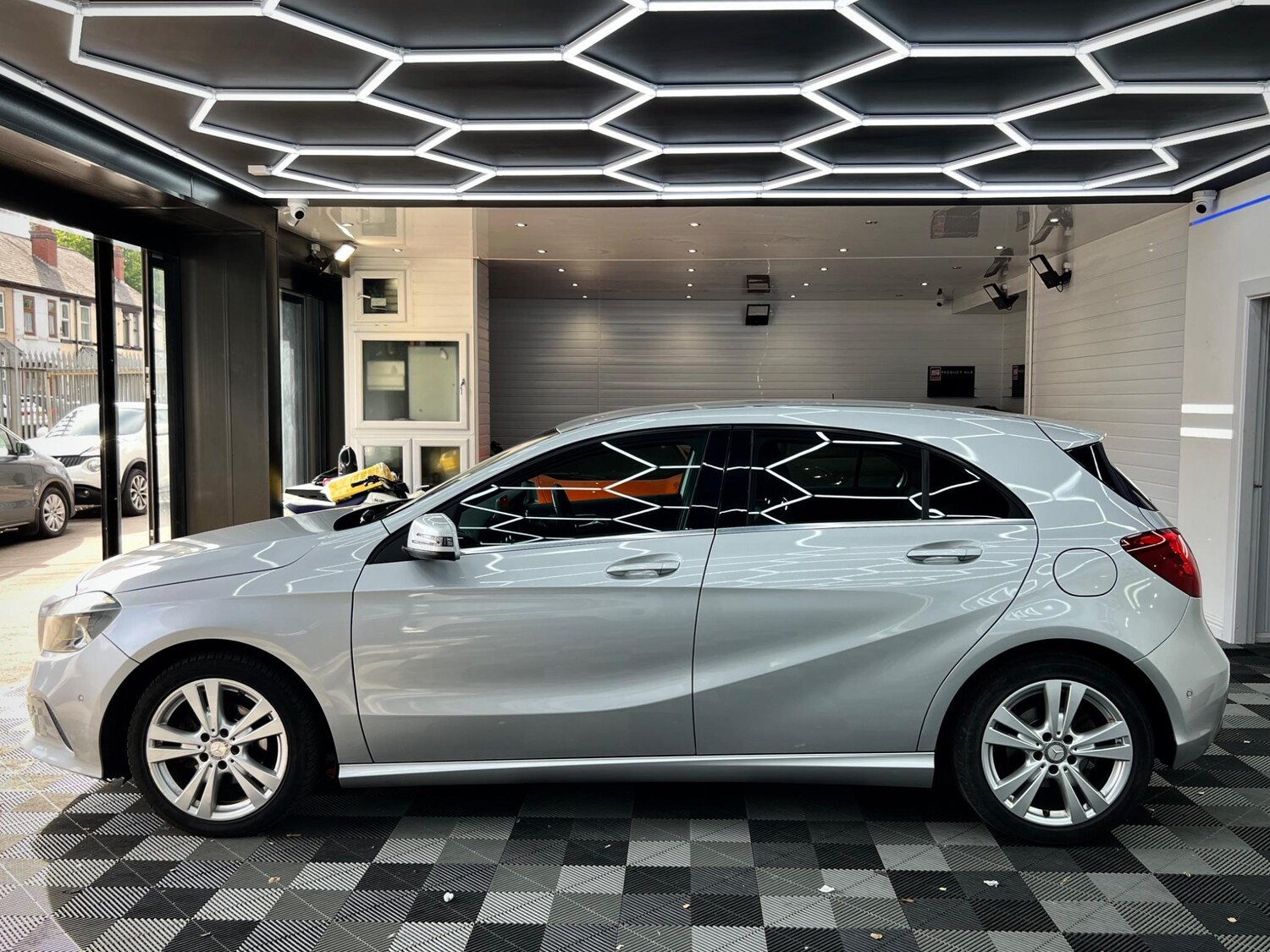 Used Mercedes-Benz A-Class 2017 for sale - 76349513: Photo 5