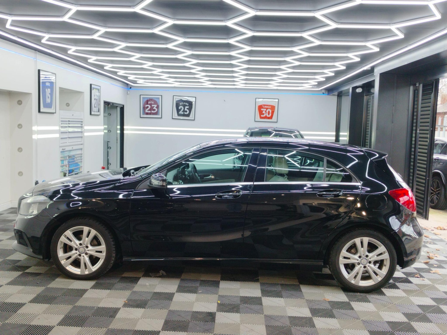 Used Mercedes-Benz A-Class 2016 for sale - 76771809: Photo 12