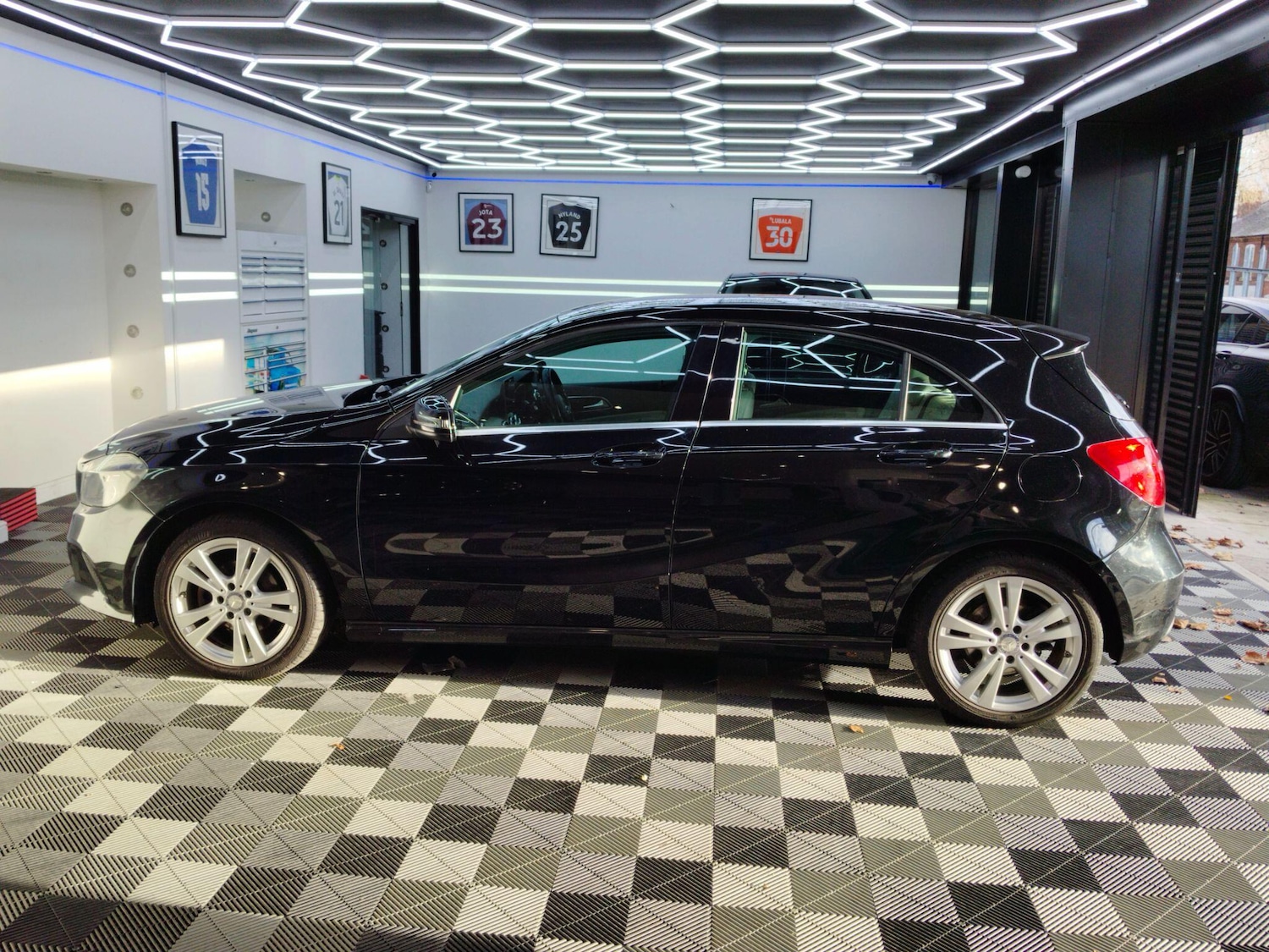 Used Mercedes-Benz A-Class 2016 for sale - 76771809: Photo 6