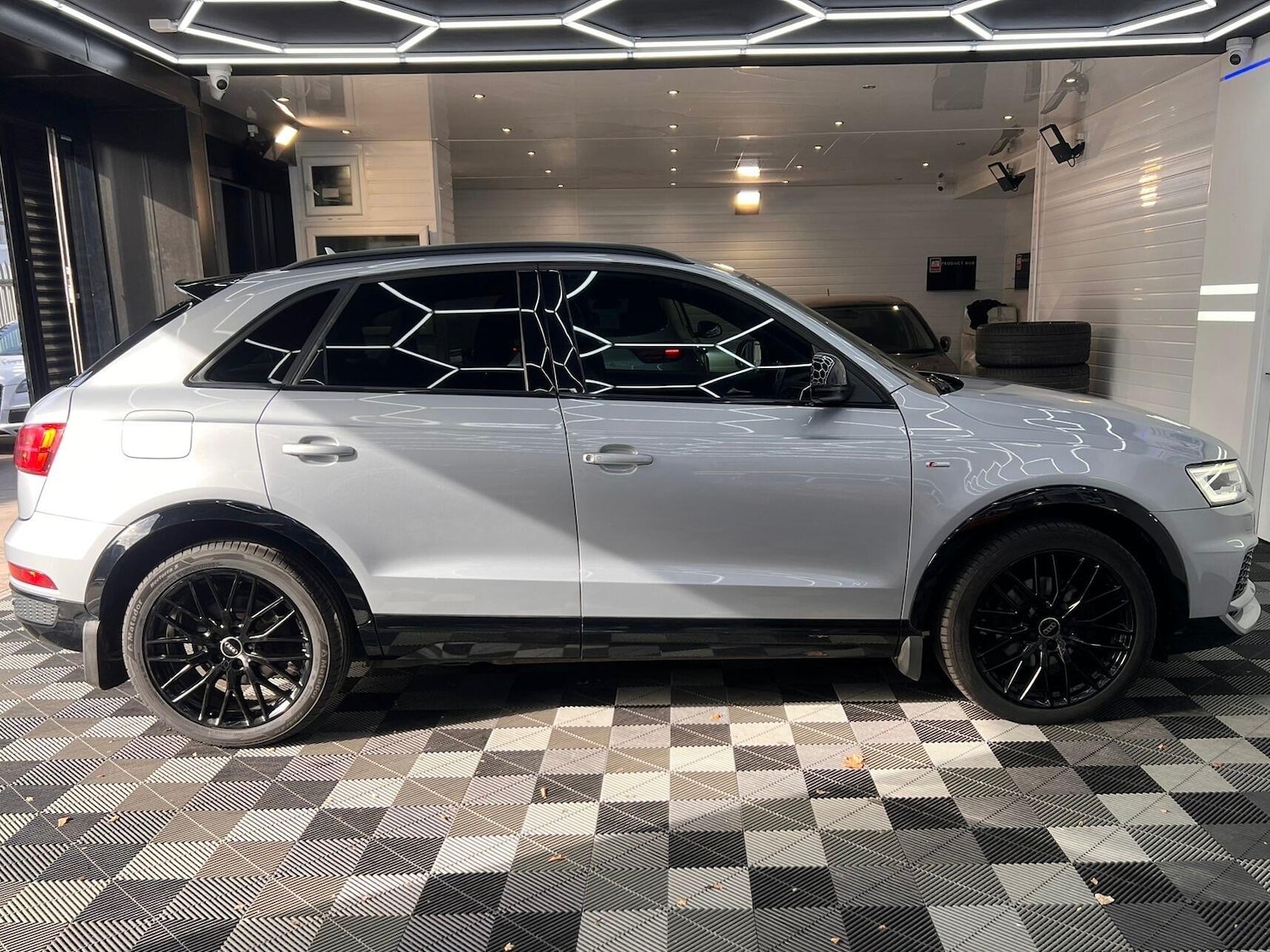 Used Audi Q3 2017 for sale - 76398001: Photo 8