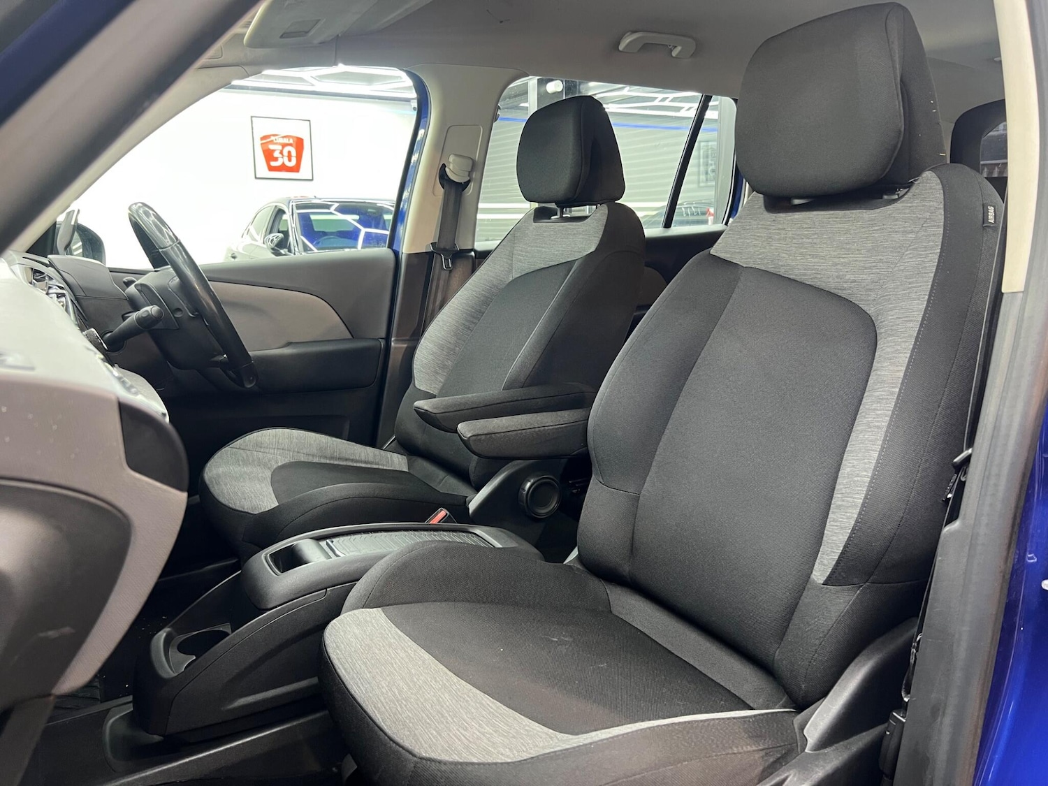 Used Citroen C4 Grand Picasso 2016 for sale - 76825164: Photo 24