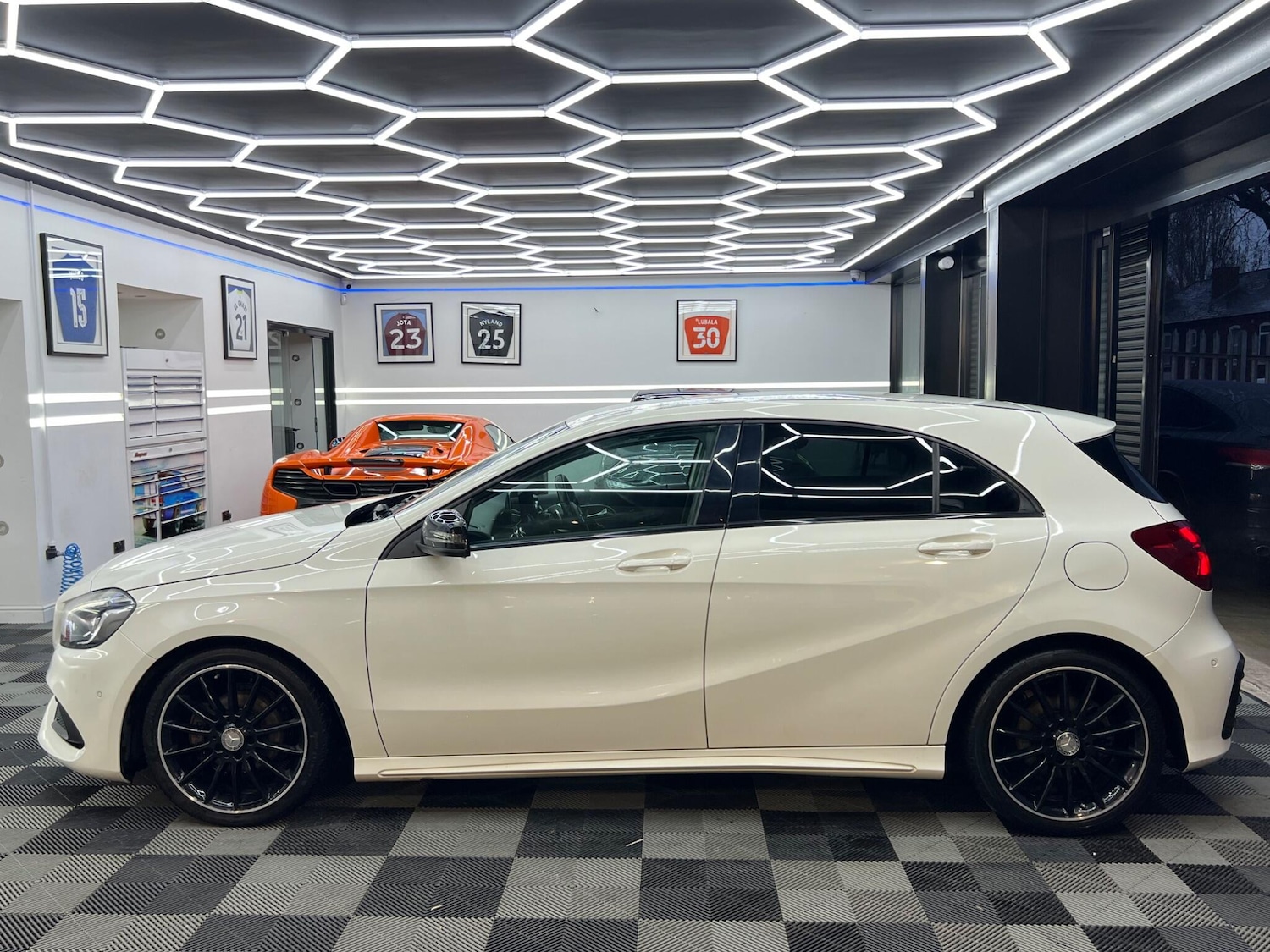 Used Mercedes-Benz A-Class 2016 for sale - 76781617: Photo 5