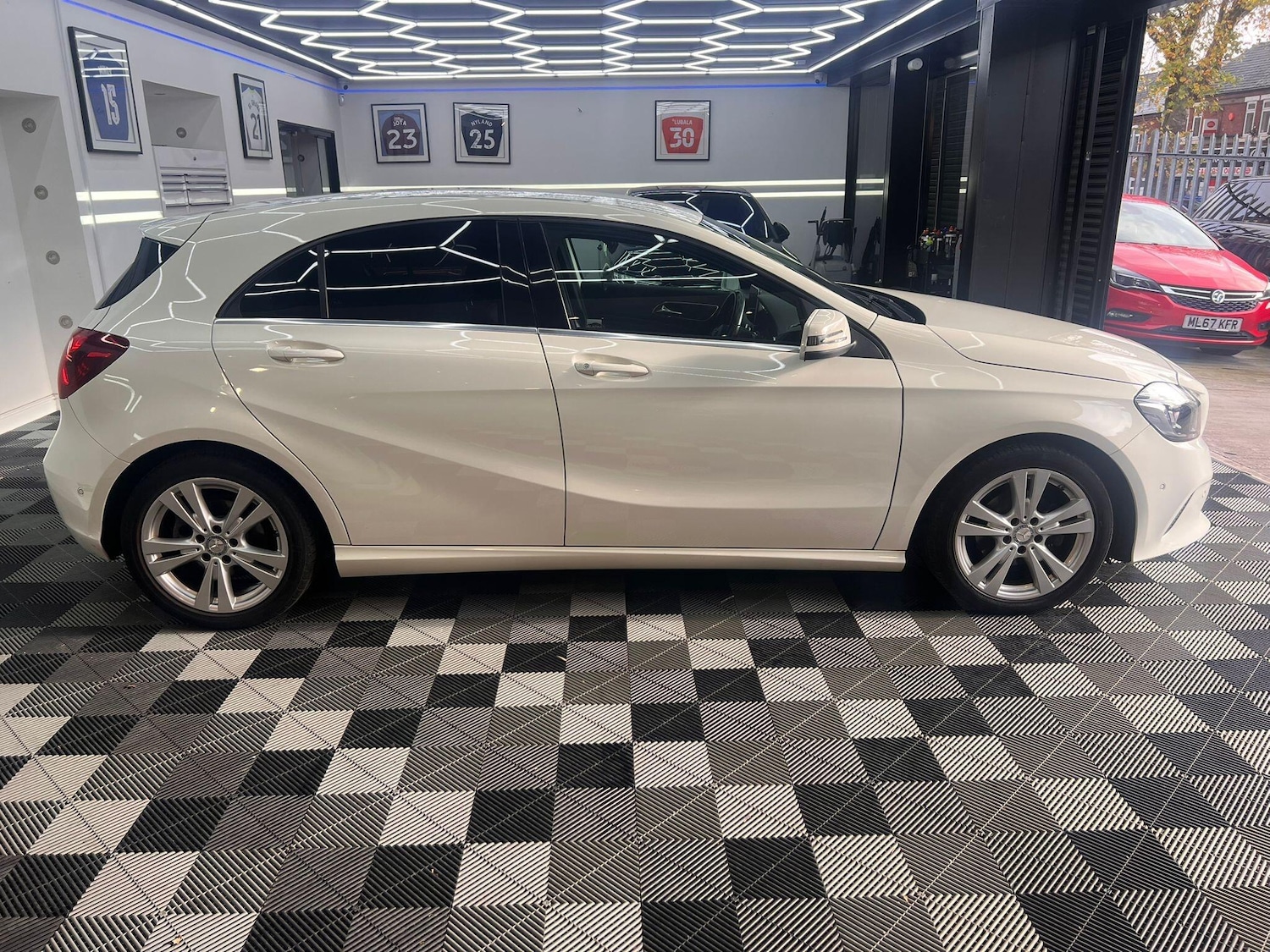 Used Mercedes-Benz A-Class 2015 for sale - 76527638: Photo 7