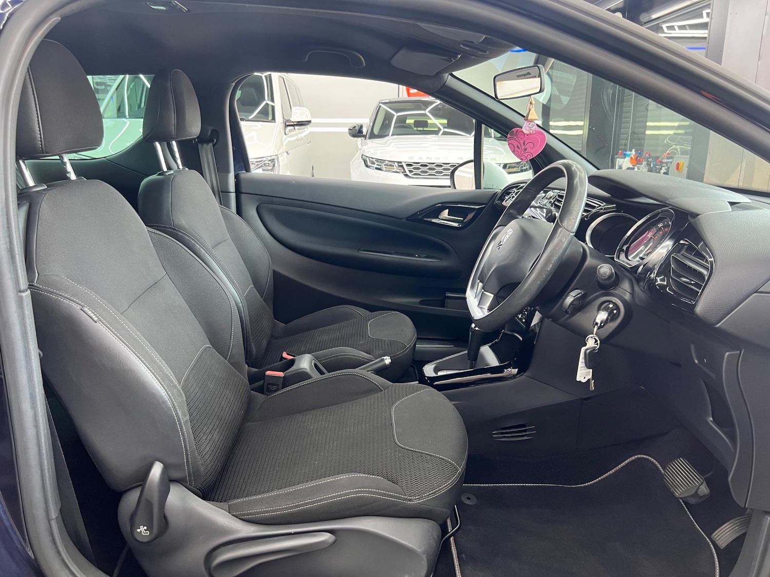 Used Citroen DS3 2013 for sale - 76585427: Photo 11