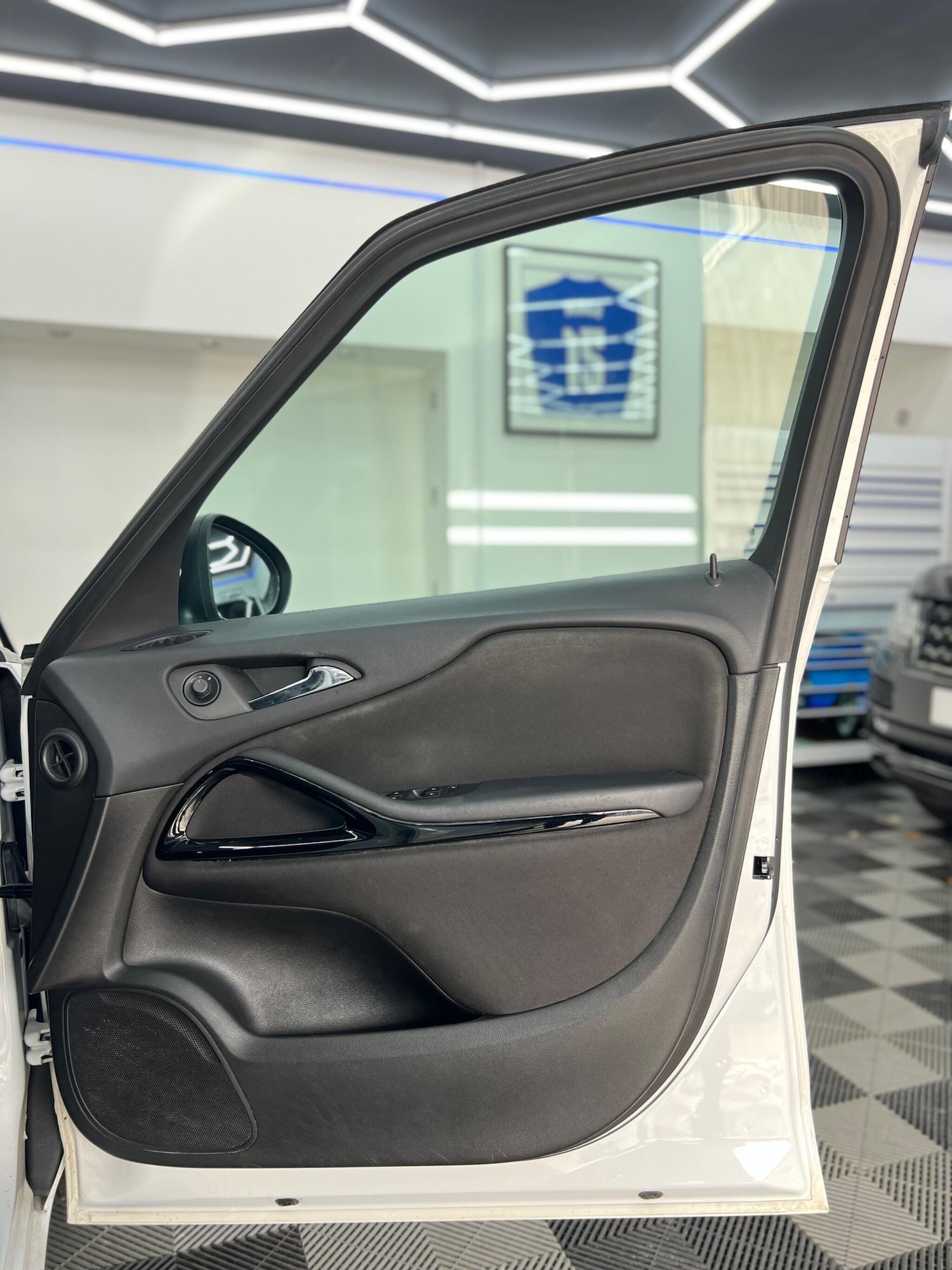 Used Vauxhall Zafira 2014 for sale - 76839533: Photo 16