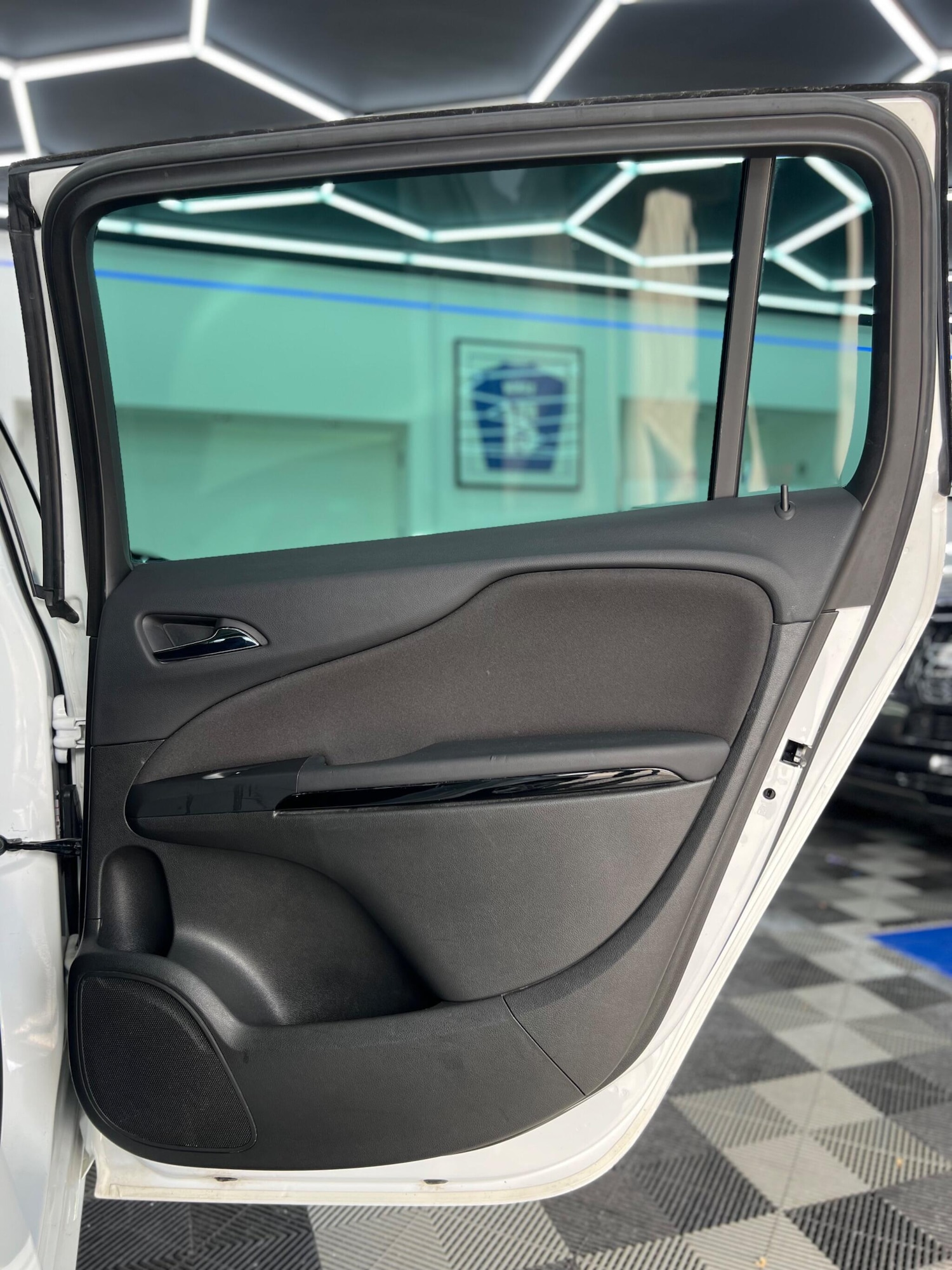 Used Vauxhall Zafira 2014 for sale - 76839533: Photo 17