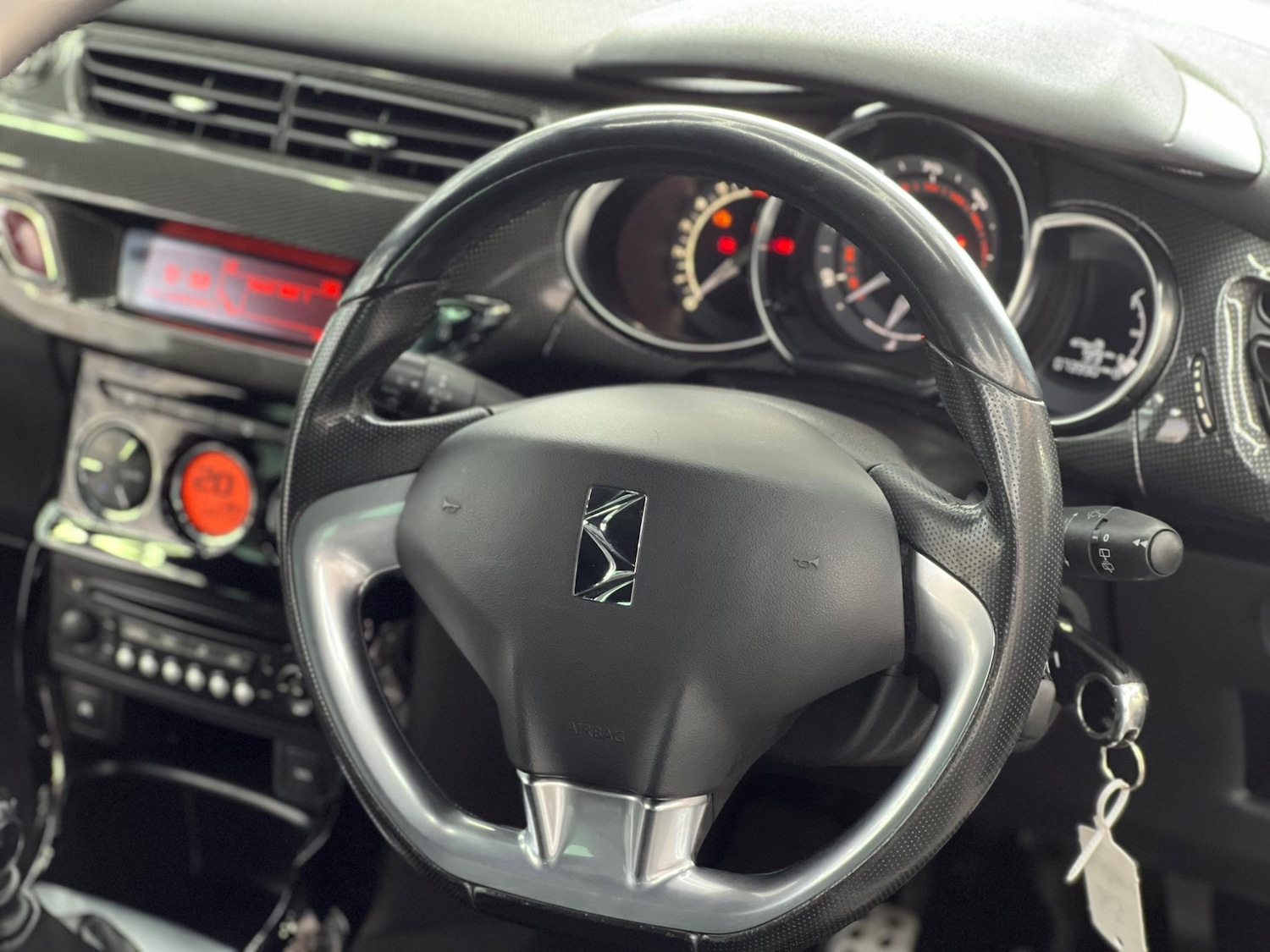 Used Citroen DS3 2013 for sale - 76226463: Photo 23