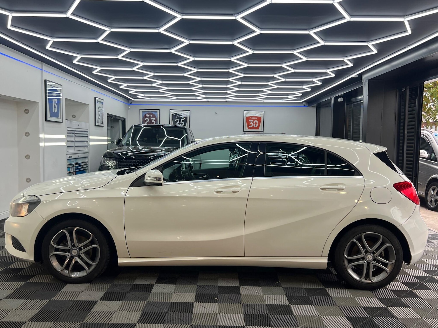 Used Mercedes-Benz A-Class 2015 for sale - 76781306: Photo 5