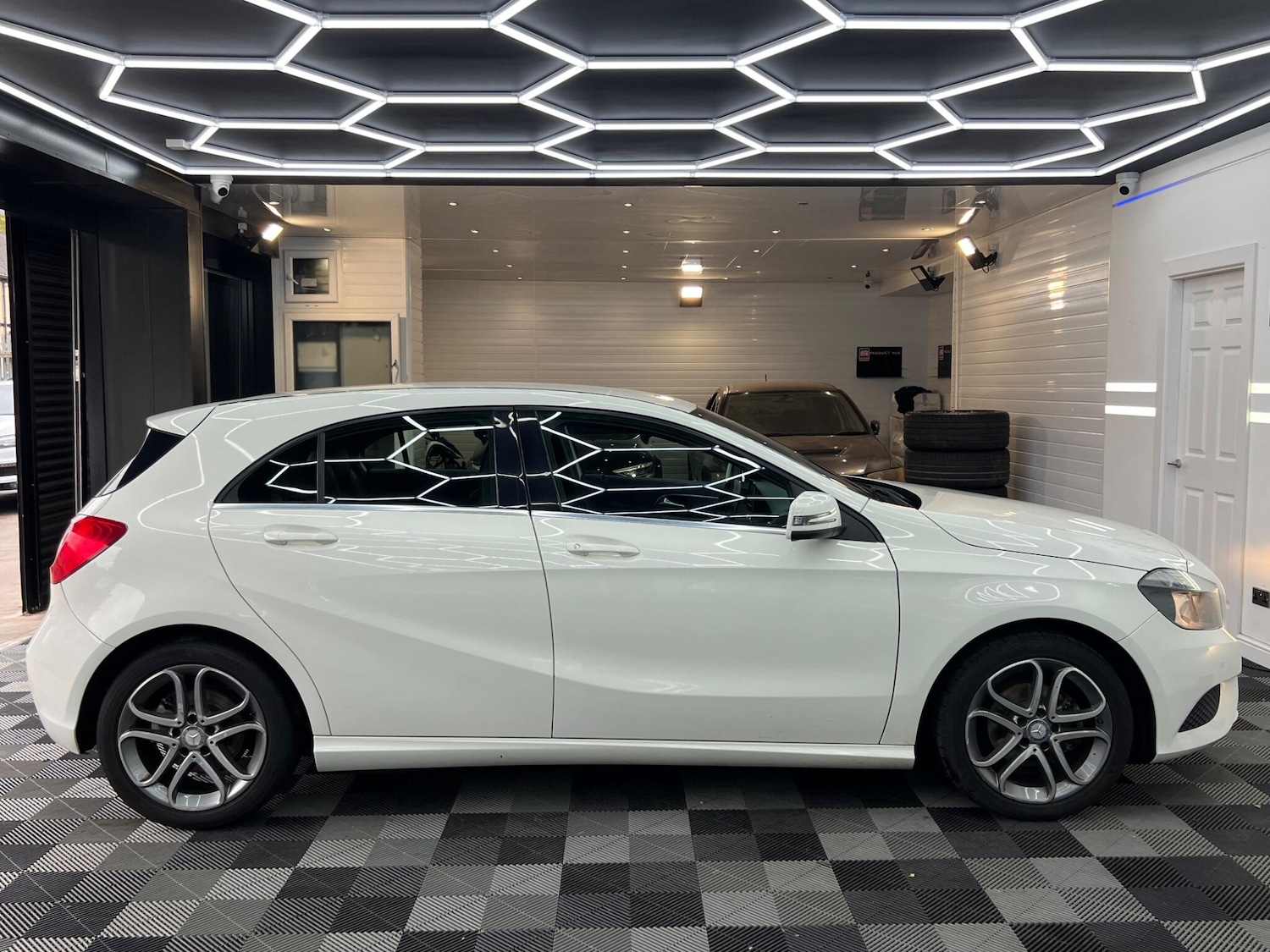 Used Mercedes-Benz A-Class 2015 for sale - 76781306: Photo 7