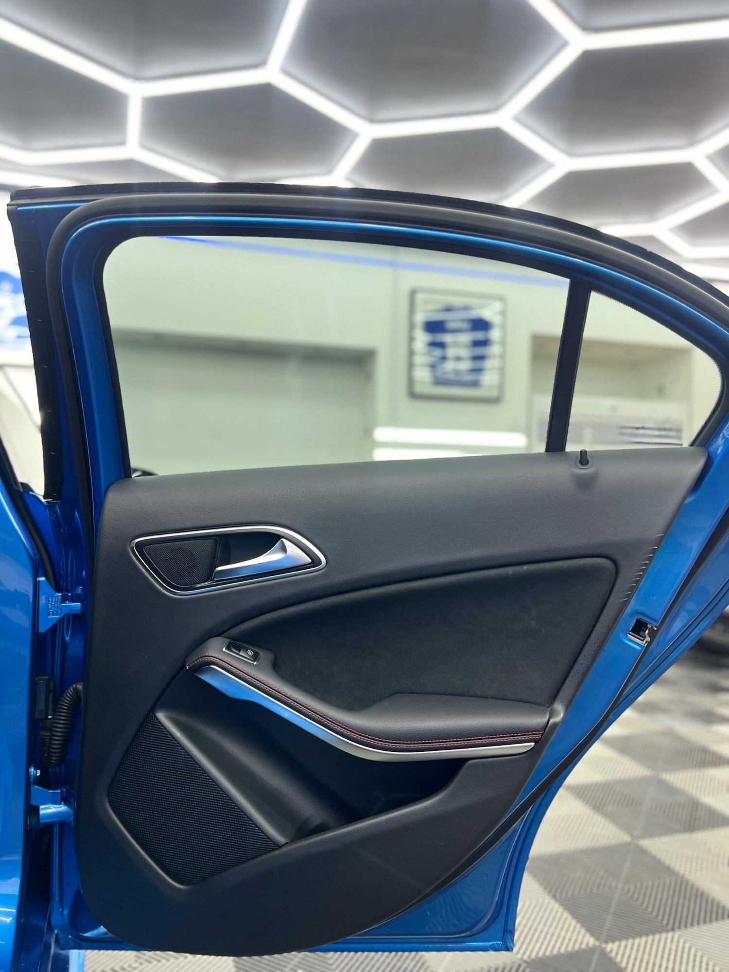 Used Mercedes-Benz A-Class 2015 for sale - 76607633: Photo 16