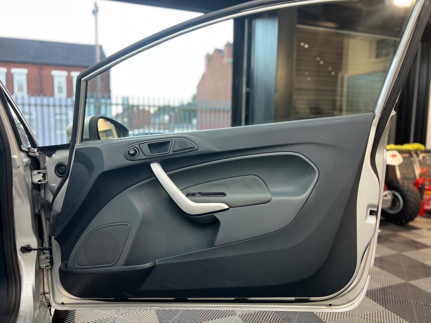 Used Ford Fiesta 2010 for sale - 76084251: Photo 12