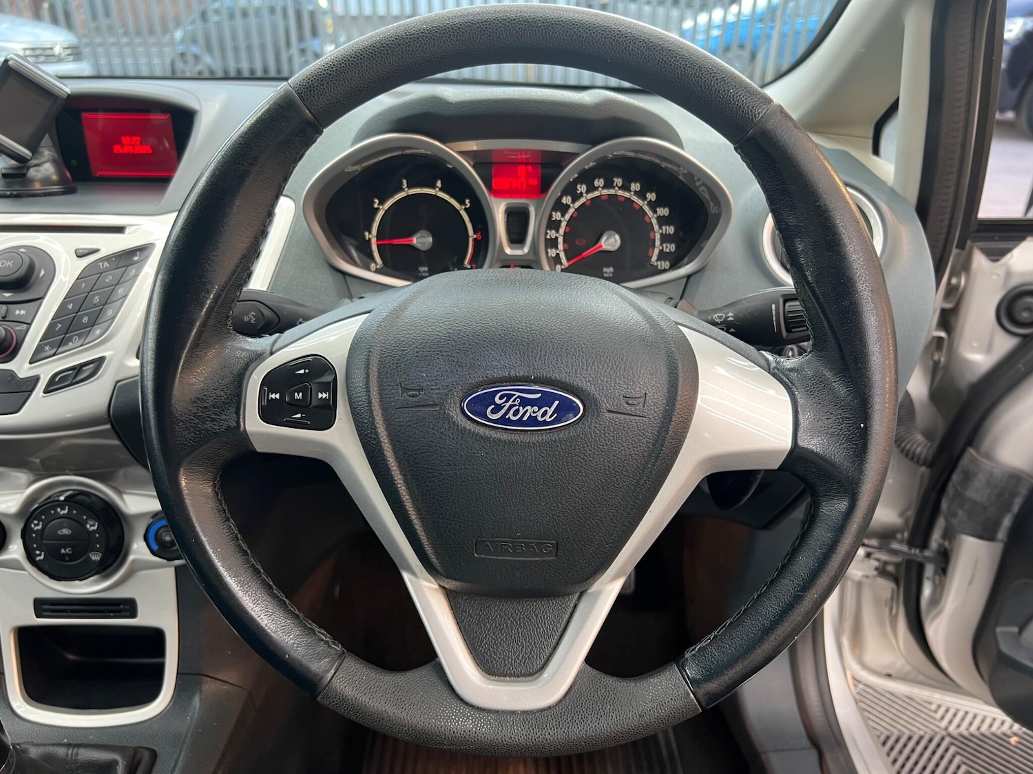 Used Ford Fiesta 2010 for sale - 76084251: Photo 19