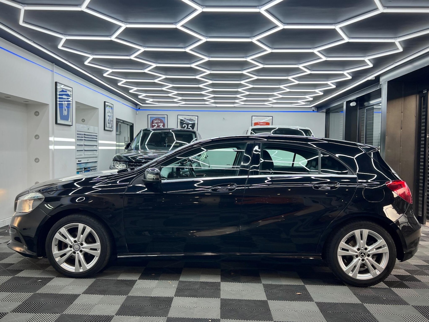 Used Mercedes-Benz A-Class 2017 for sale - 76440528: Photo 5