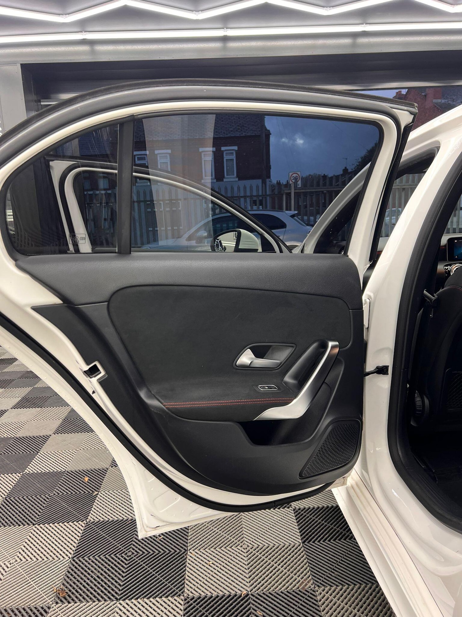 Used Mercedes-Benz A-Class 2018 for sale - 76645670: Photo 18