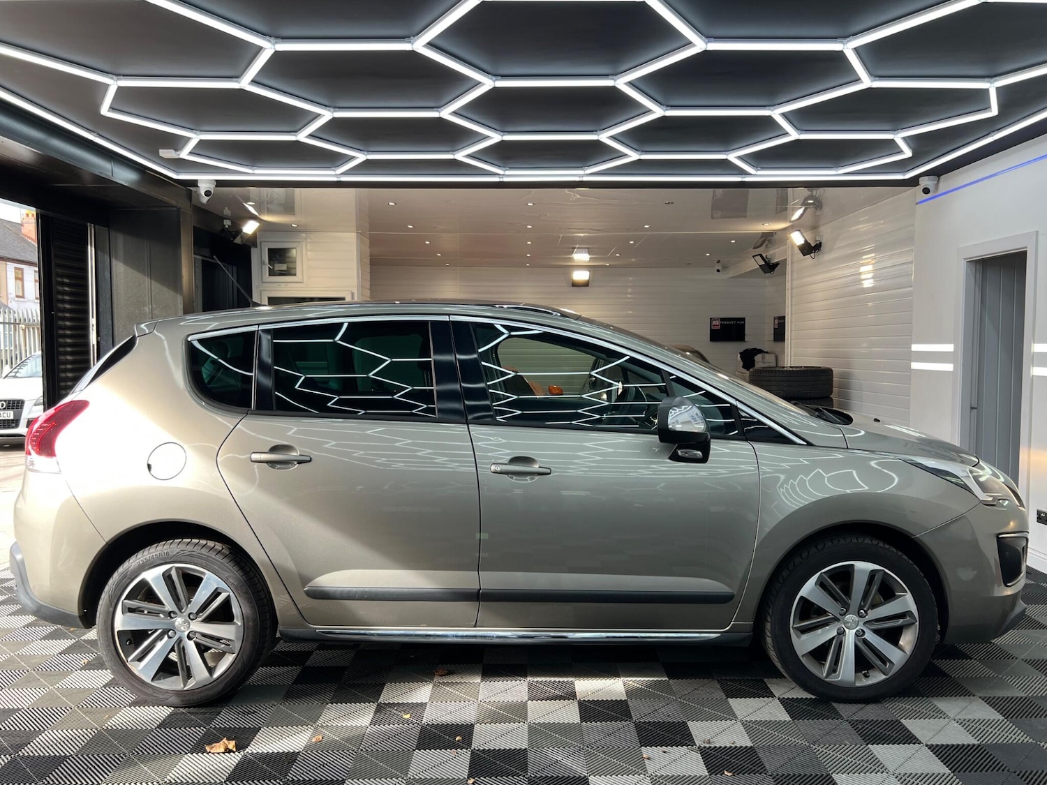 Used Peugeot 3008 2016 for sale - 76388571: Photo 8