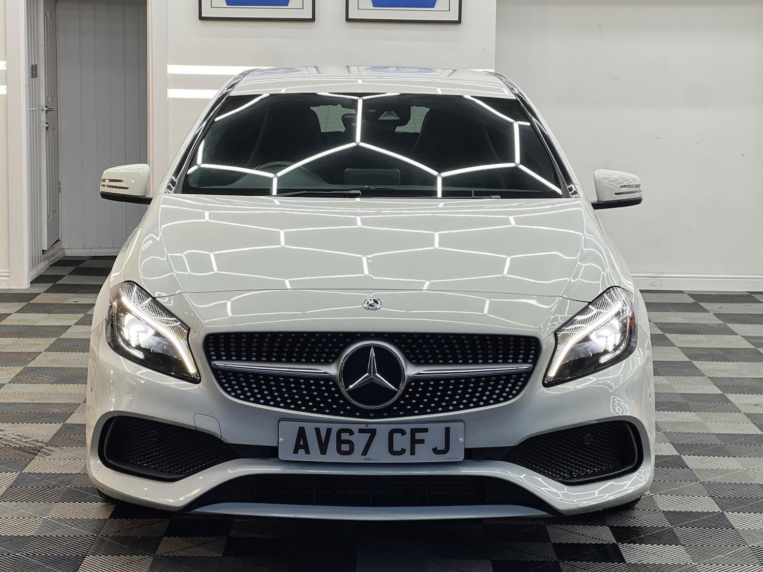 Used Mercedes-Benz A-Class 2017 for sale - 76612874: Photo 2