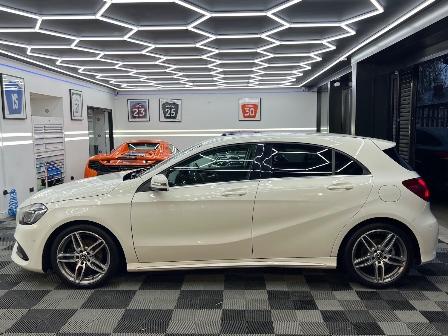 Used Mercedes-Benz A-Class 2017 for sale - 76612874: Photo 5