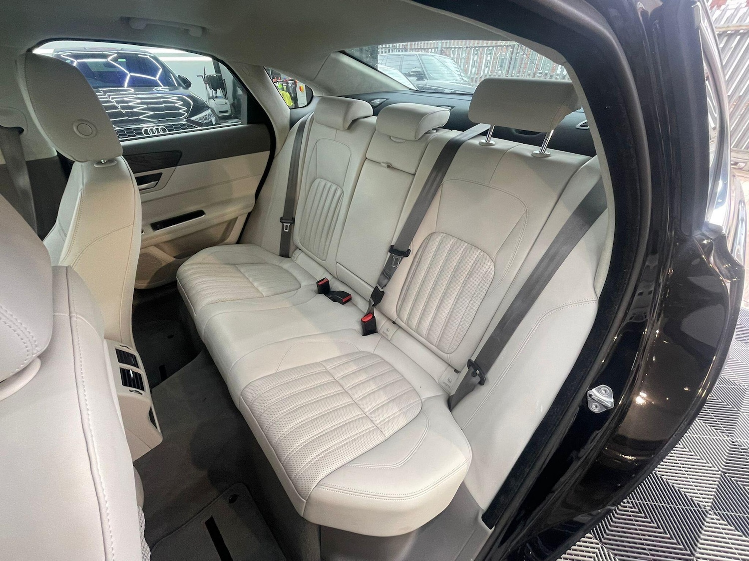 Used Jaguar XF 2019 for sale - 76612892: Photo 11