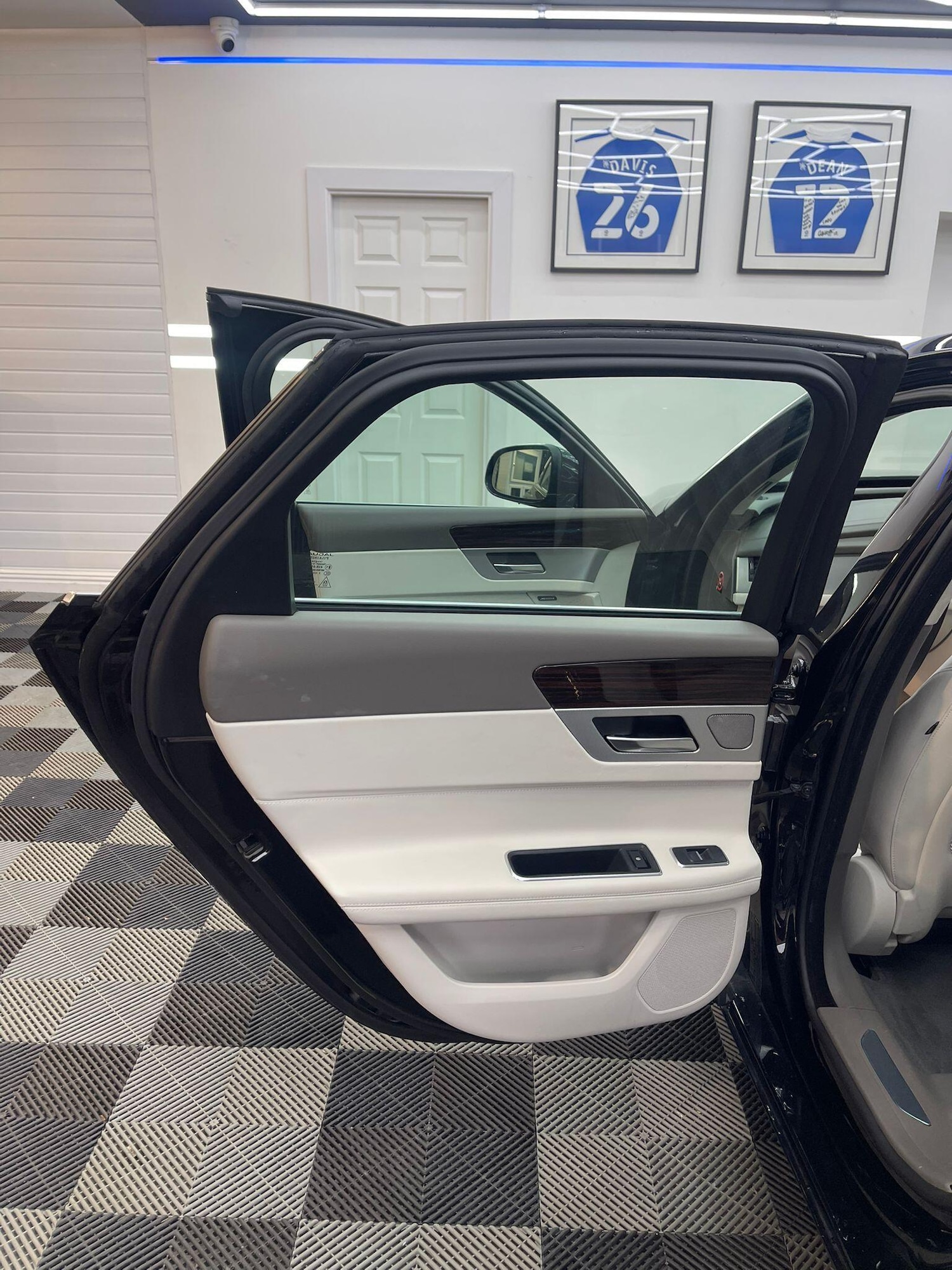 Used Jaguar XF 2019 for sale - 76612892: Photo 15