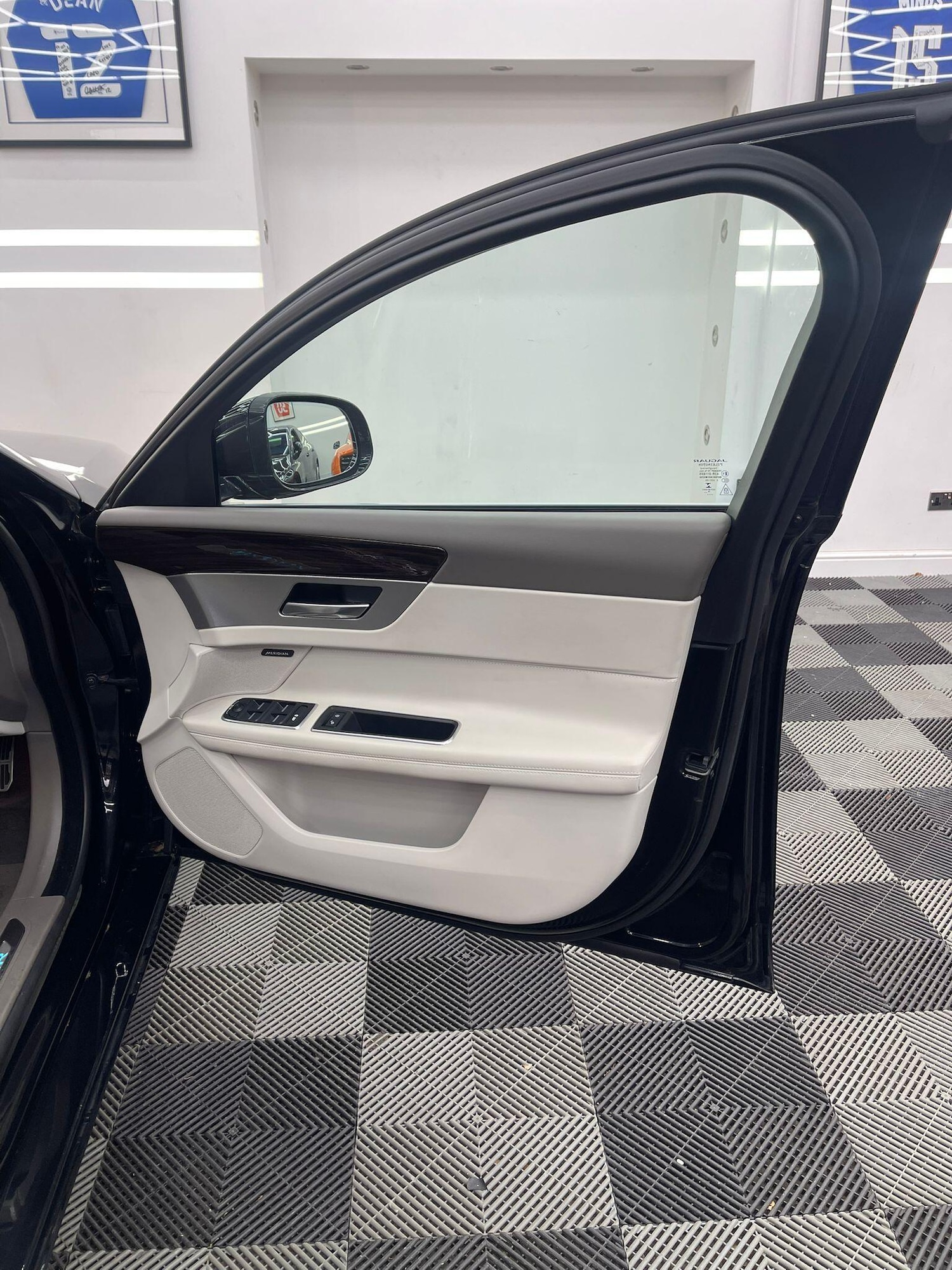 Used Jaguar XF 2019 for sale - 76612892: Photo 18