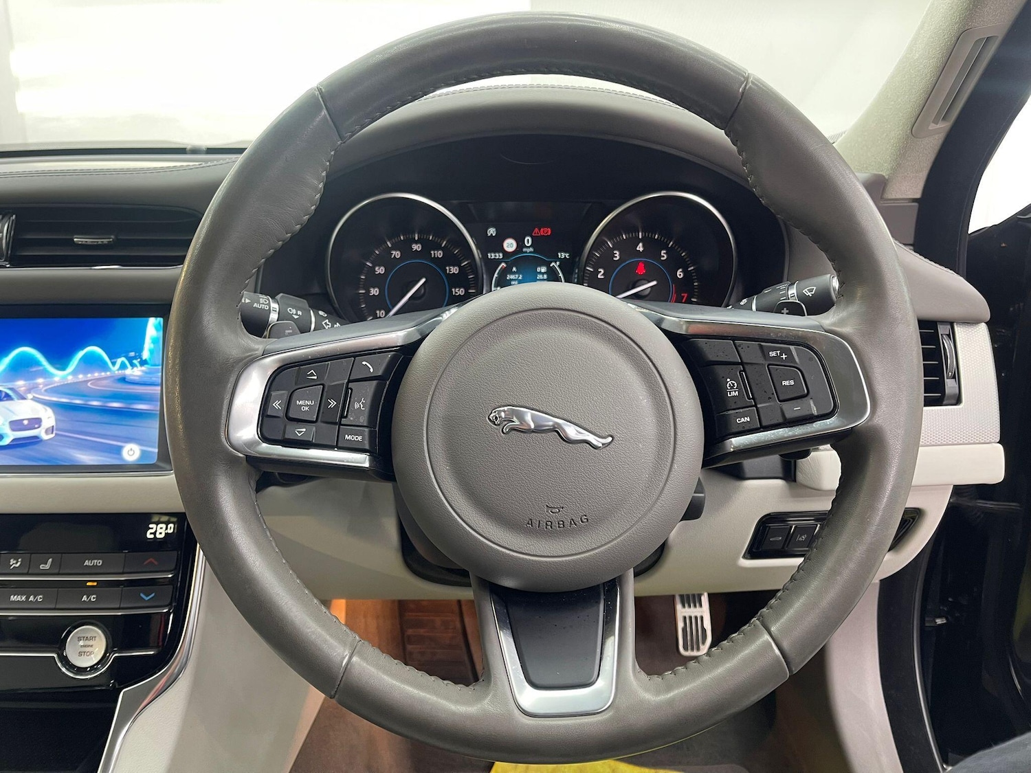 Used Jaguar XF 2019 for sale - 76612892: Photo 26