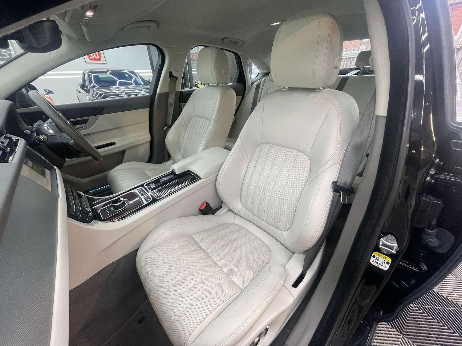 Used Jaguar XF 2019 for sale - 76612892: Photo 27