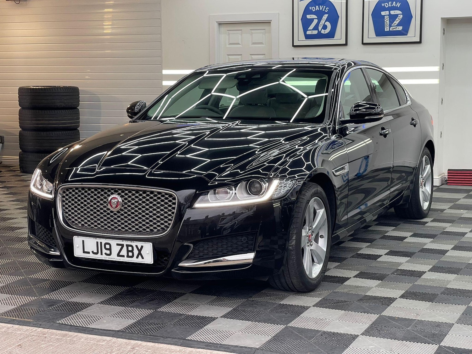 Used Jaguar XF 2019 for sale - 76612892: Photo 3