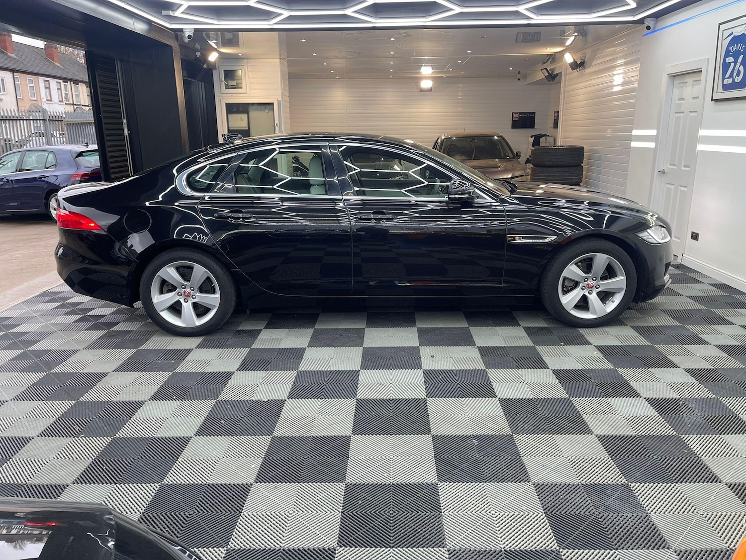 Used Jaguar XF 2019 for sale - 76612892: Photo 7