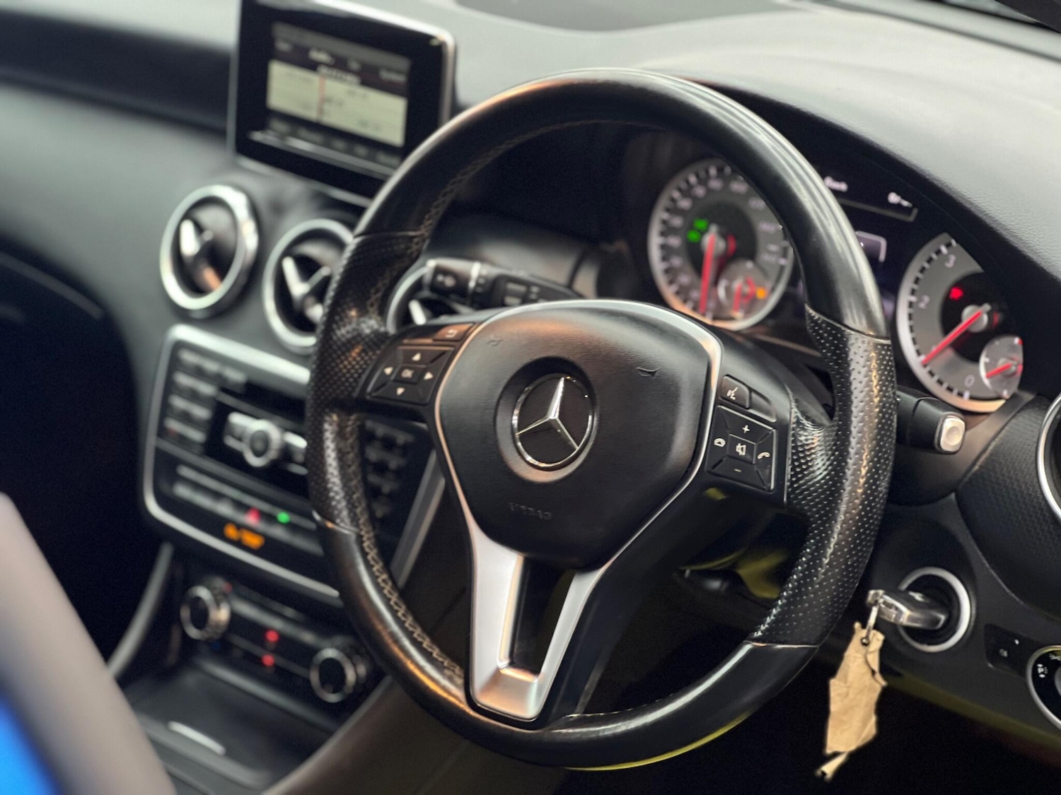 Used Mercedes-Benz A-Class 2014 for sale - 76371715: Photo 28