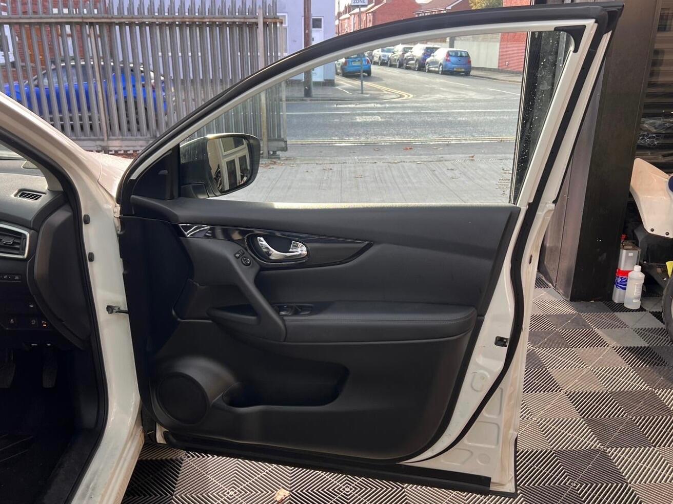 Used Nissan Qashqai 2016 for sale - 76613099: Photo 15