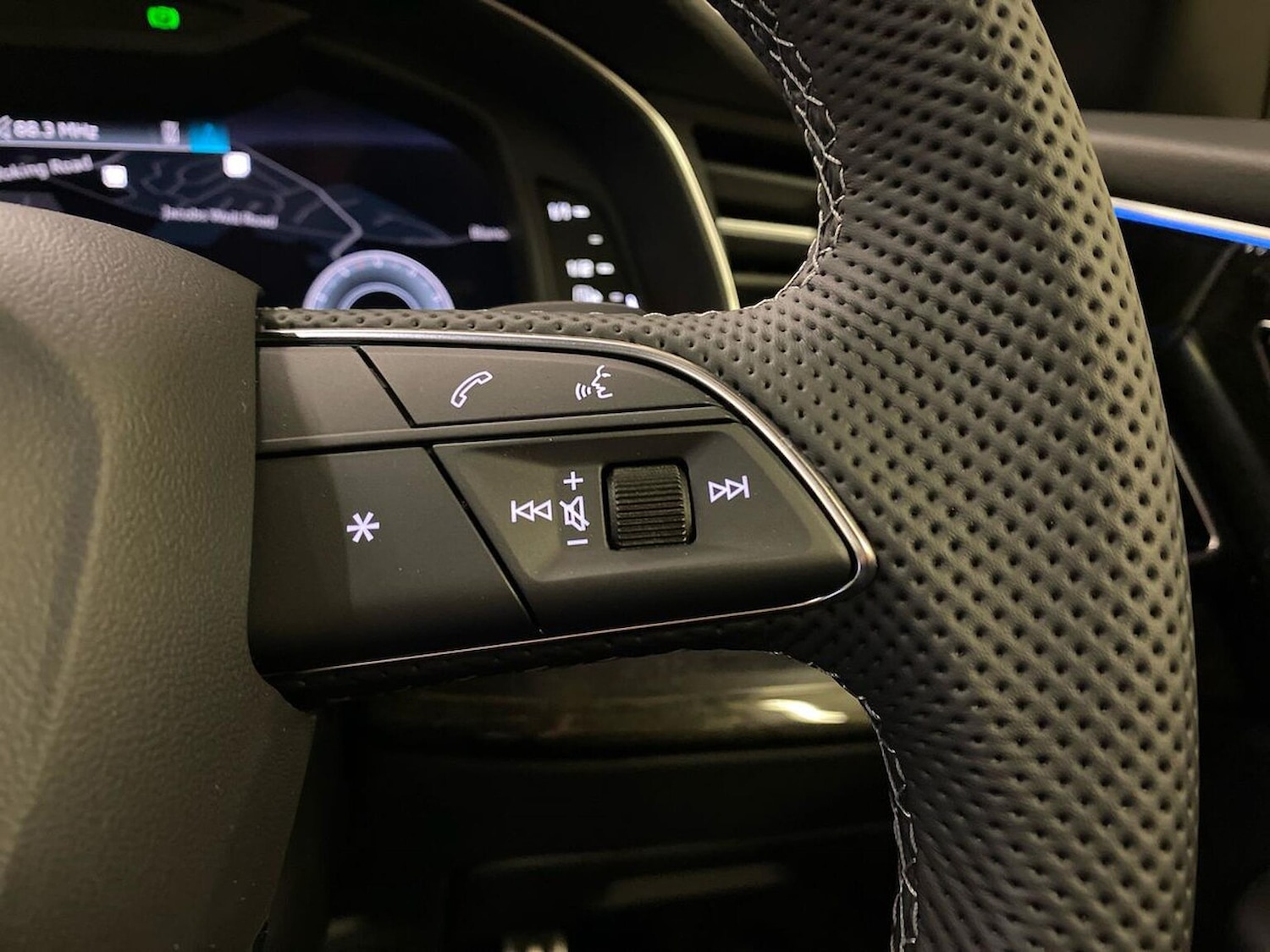 Used Audi Q8 2025 for sale - 76444715: Photo 27